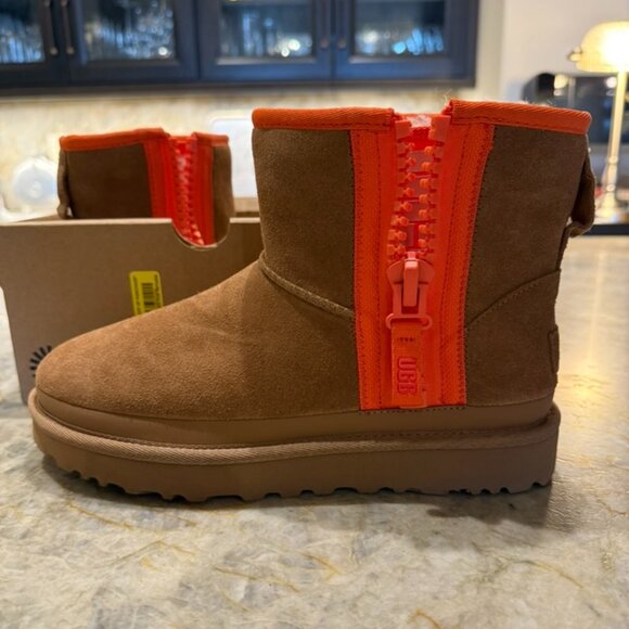 Classic Mini Zipper Tape Logo NWT Size 7 - Picture 6 of 11